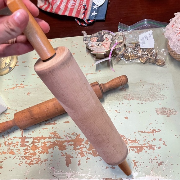 One new rolling pin and one vintage rolling pin. Both in EUC! - Picture 3 of 11